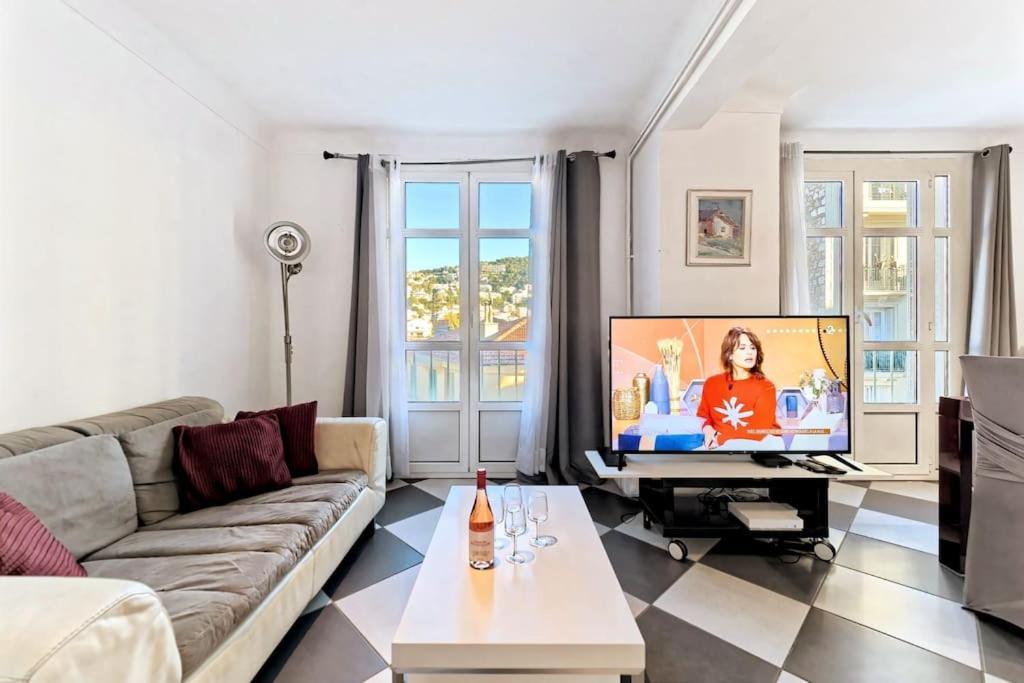 Superbe Grand 3 Pieces De 65 M2 -cosy -3 Mn Gare Riquier Nice